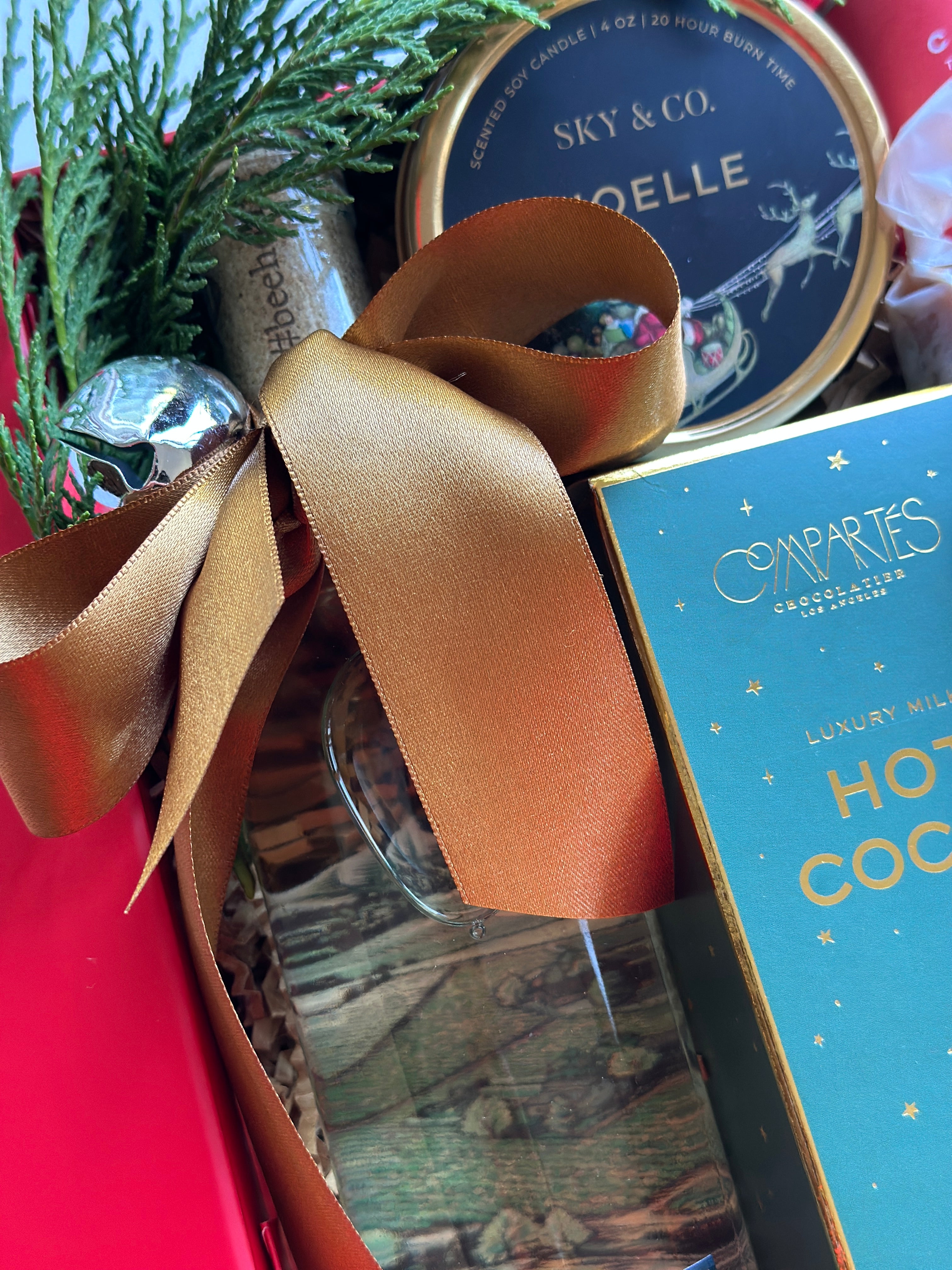 Poppins & Post Holly Berry gift box with festive holly and red berries, perfect for holiday gift packaging and tins.
