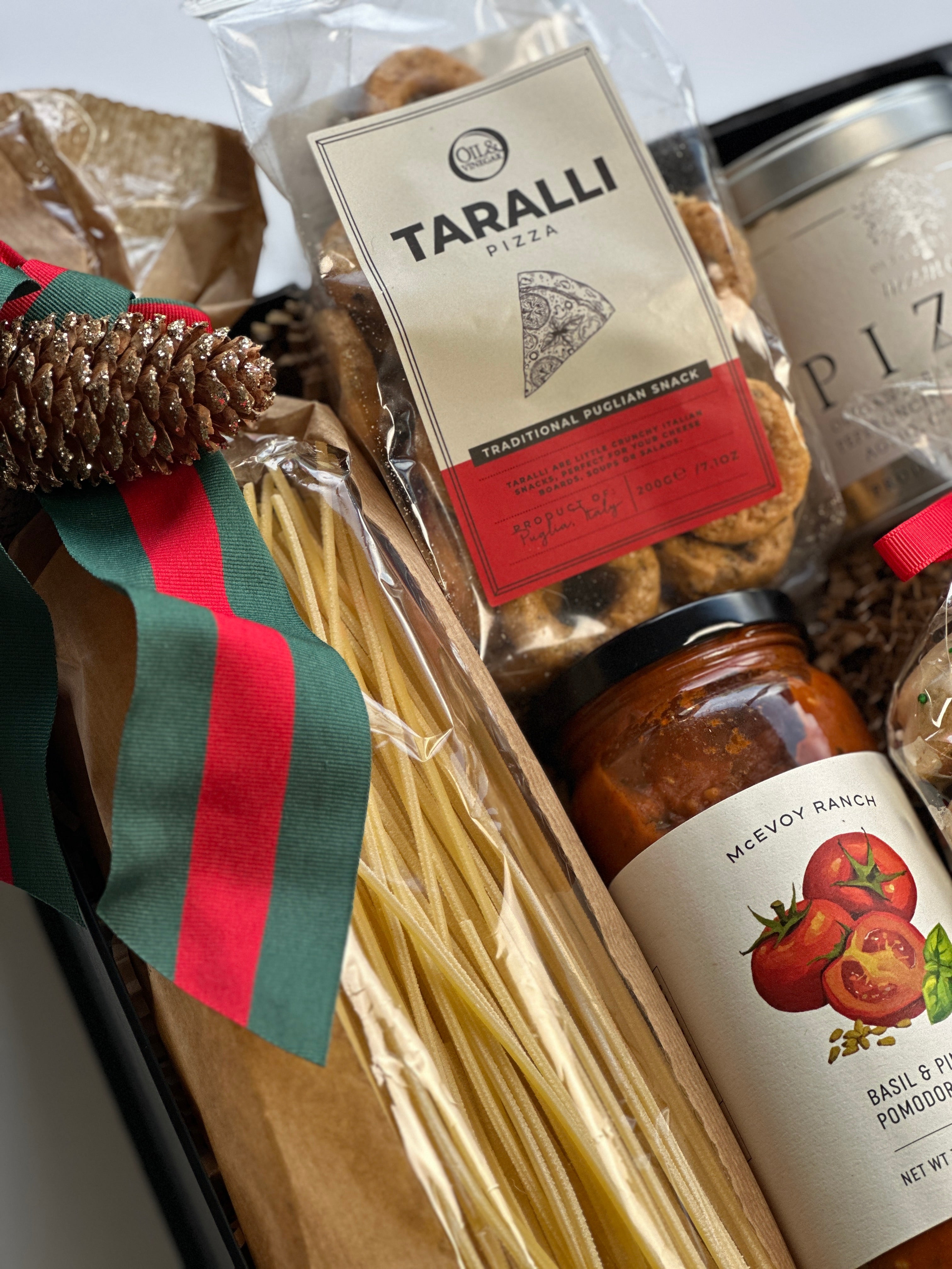 Poppins & Post Buon Natale gift box with festive holiday wrapping and decorative Christmas-themed design.