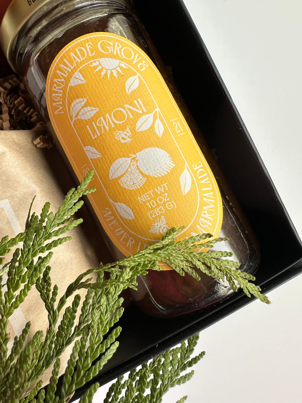 California Christmas gift box by Poppins & Post, featuring festive packaging with holiday-themed items and seasonal decorations.